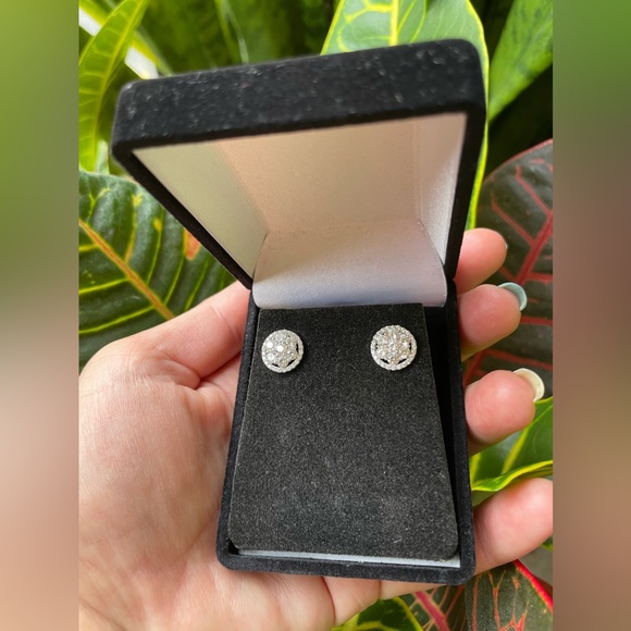 Lafonn Sterling Silver CZ stud earrings - Picture 2 of 9